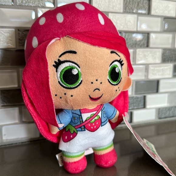 Strawberry Shortcake: Berry In The Big City Plush / Limited Edition Kawaii / NEW - Picture 4 of 16